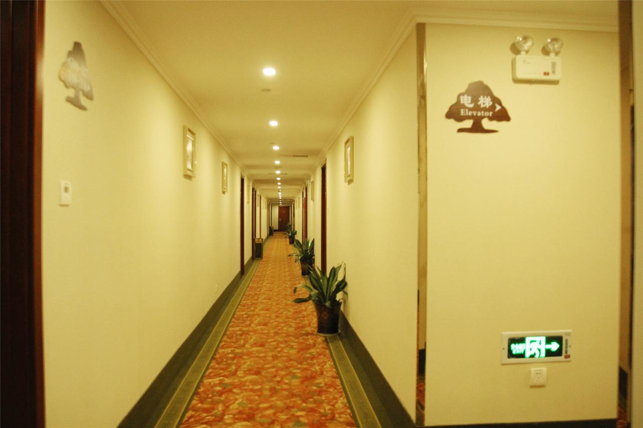 Greentree Inn Geermu Walking Street Business Hotel Golmud Экстерьер фото
